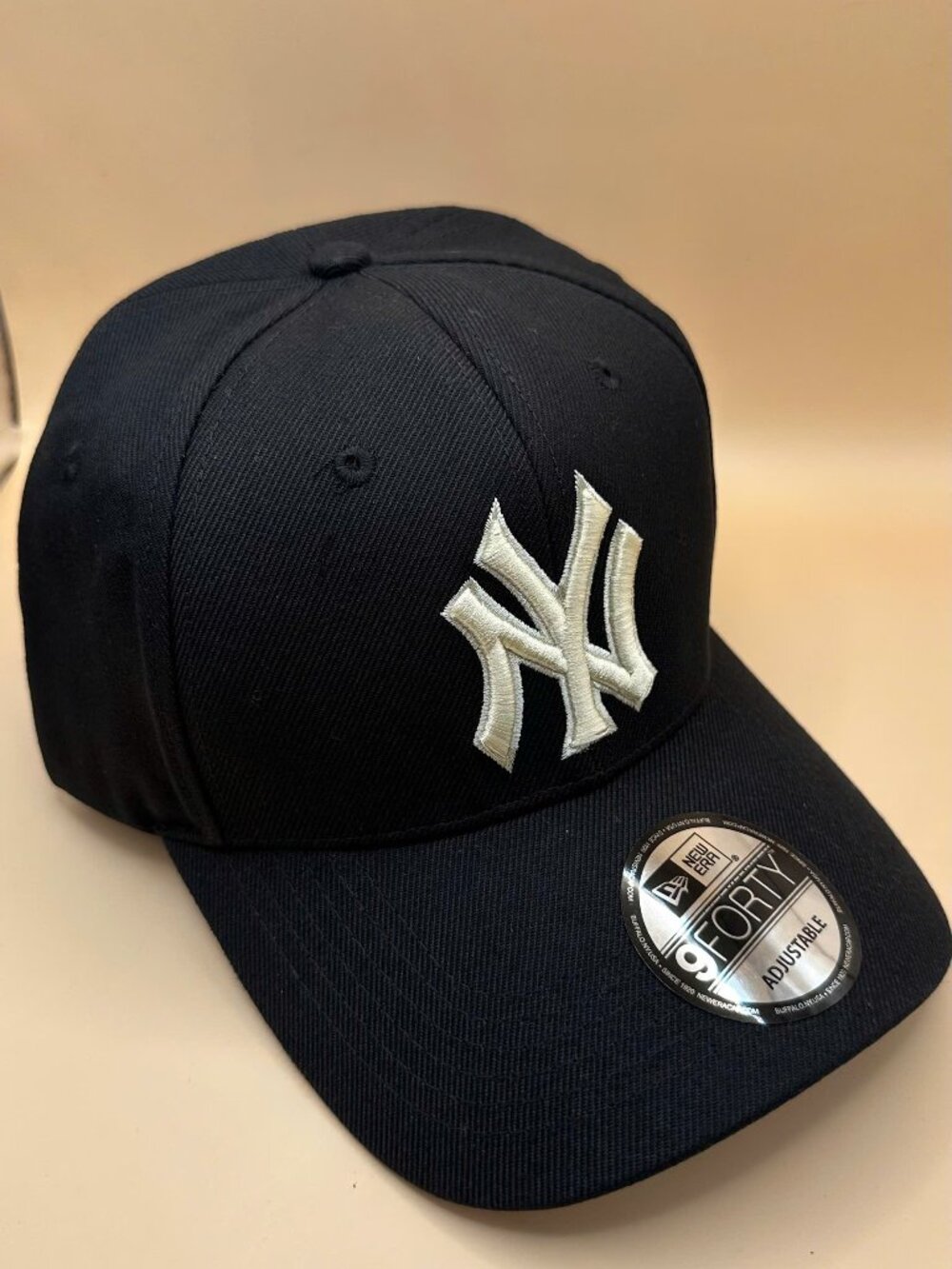 NWT New Era NY Yankees 9FORTY Black Adjustable Cap Hat